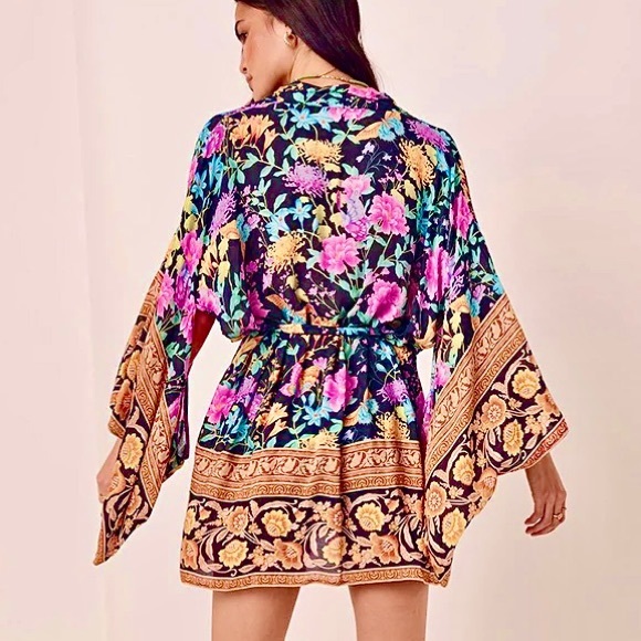 🌺🎉HP🎉🌺 NWT Spell & The Gypsy Butterfly Short Robe - Picture 3 of 16